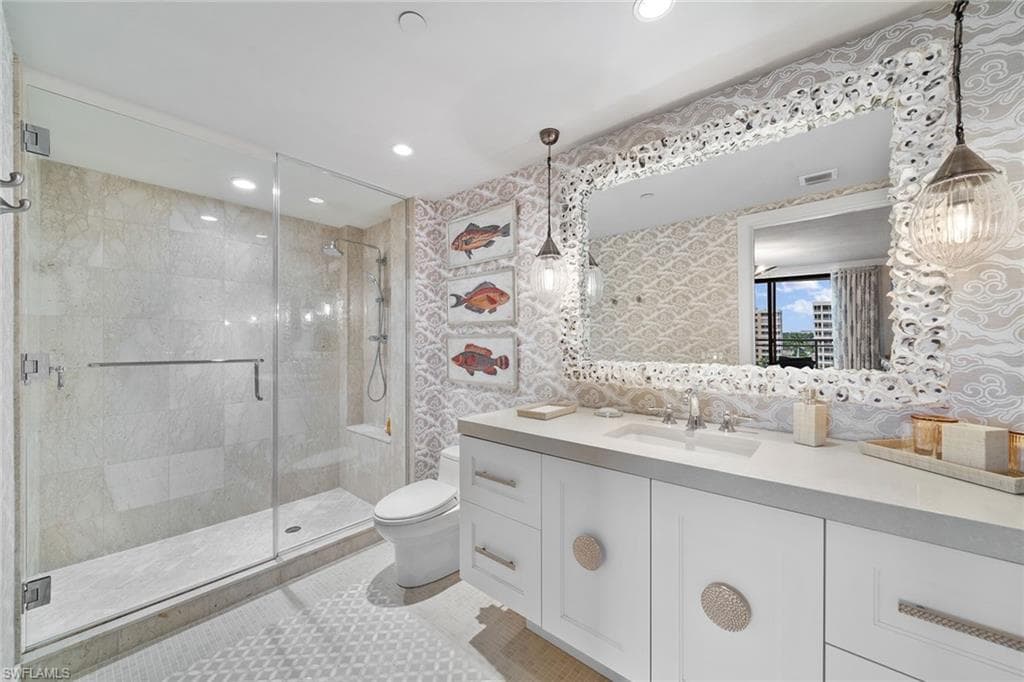 11125 Gulf Shore Dr 605, Naples, FL 34108-26