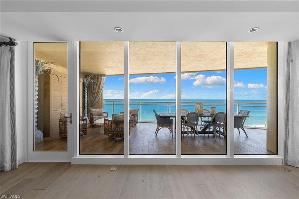 11125 Gulf Shore Dr 605, Naples, FL 34108-31