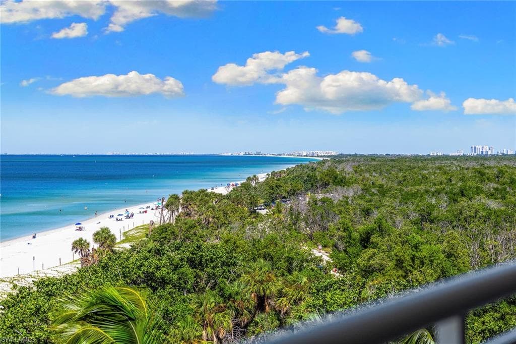 11125 Gulf Shore Dr 605, Naples, FL 34108-36