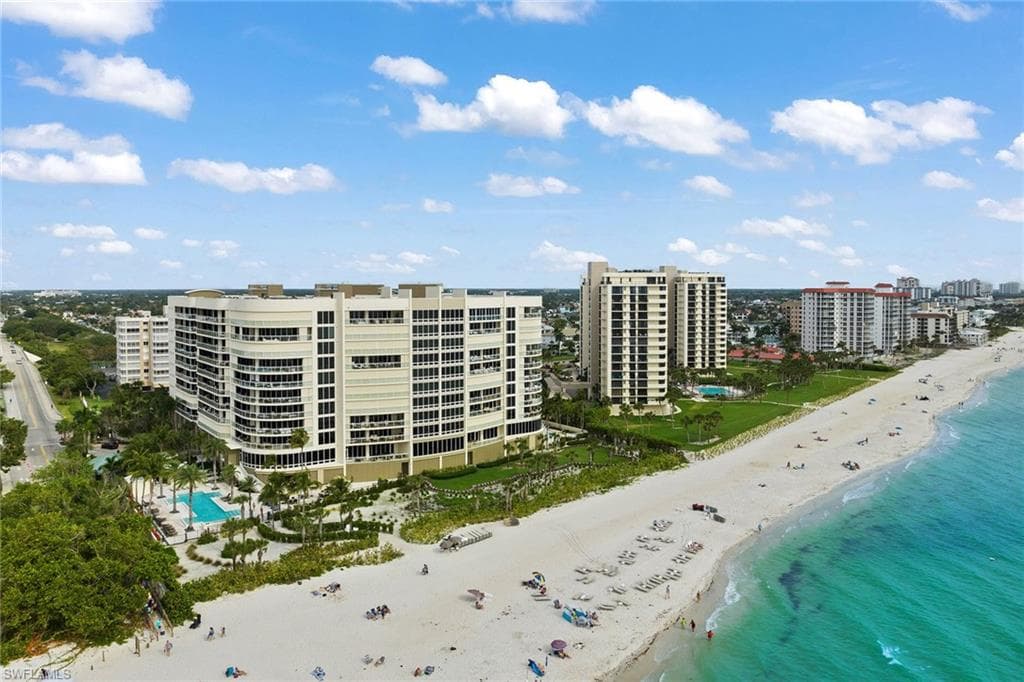 11125 Gulf Shore Dr 605, Naples, FL 34108-39