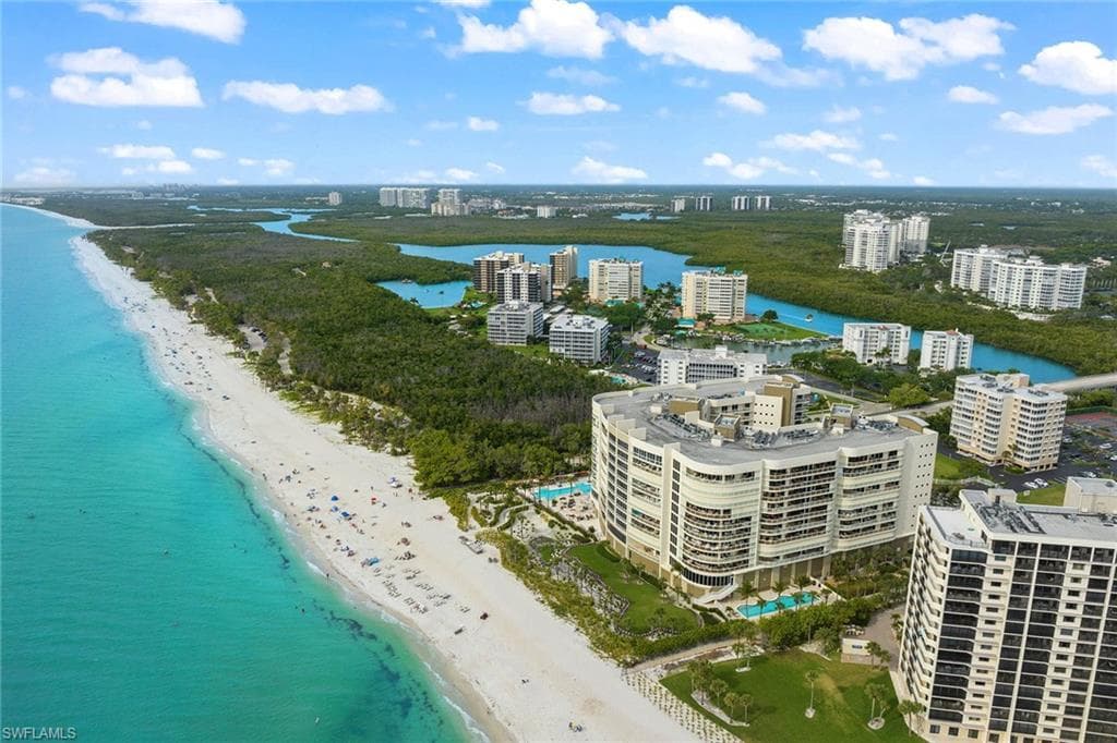 11125 Gulf Shore Dr 605, Naples, FL 34108-40
