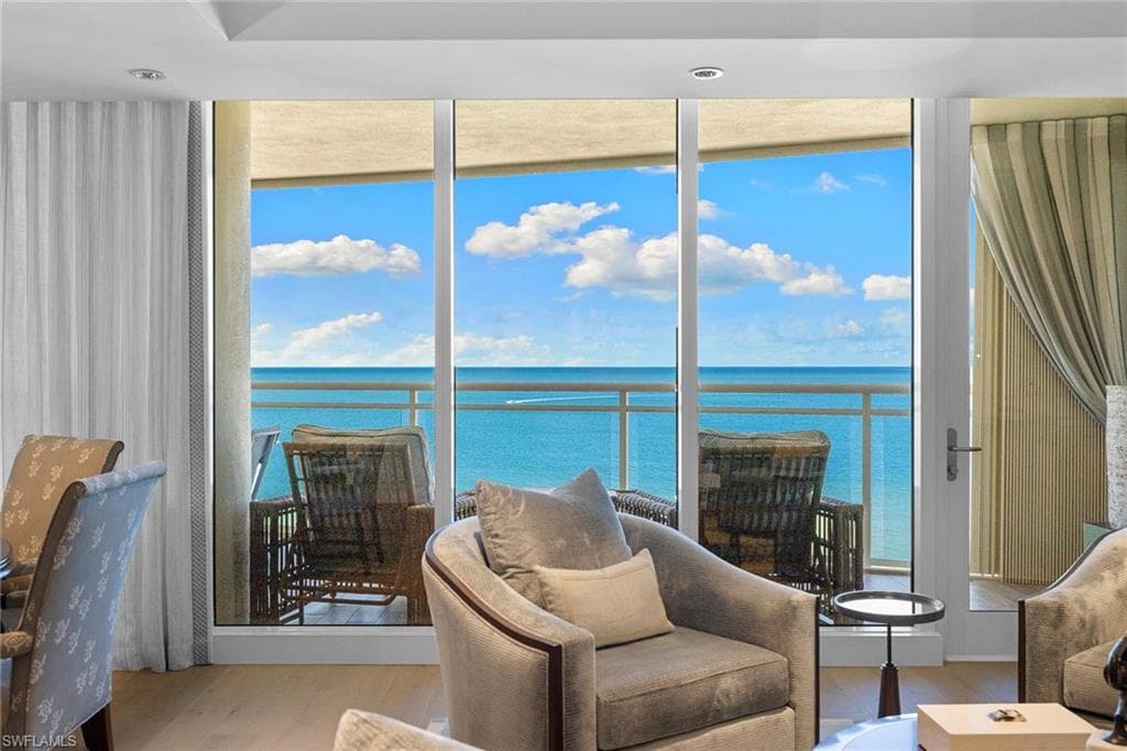 11125 Gulf Shore Dr 605, Naples, FL 34108-4