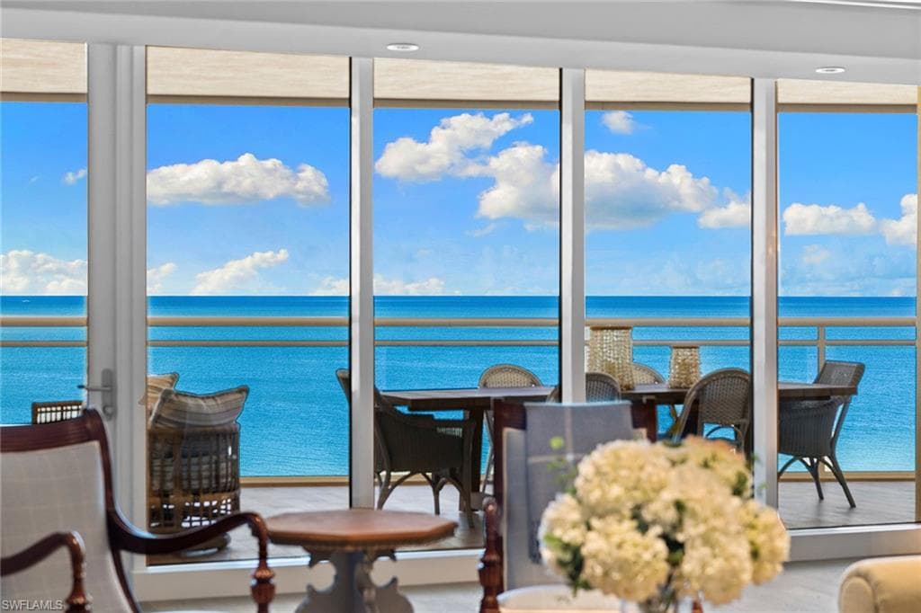 11125 Gulf Shore Dr 605, Naples, FL 34108-6