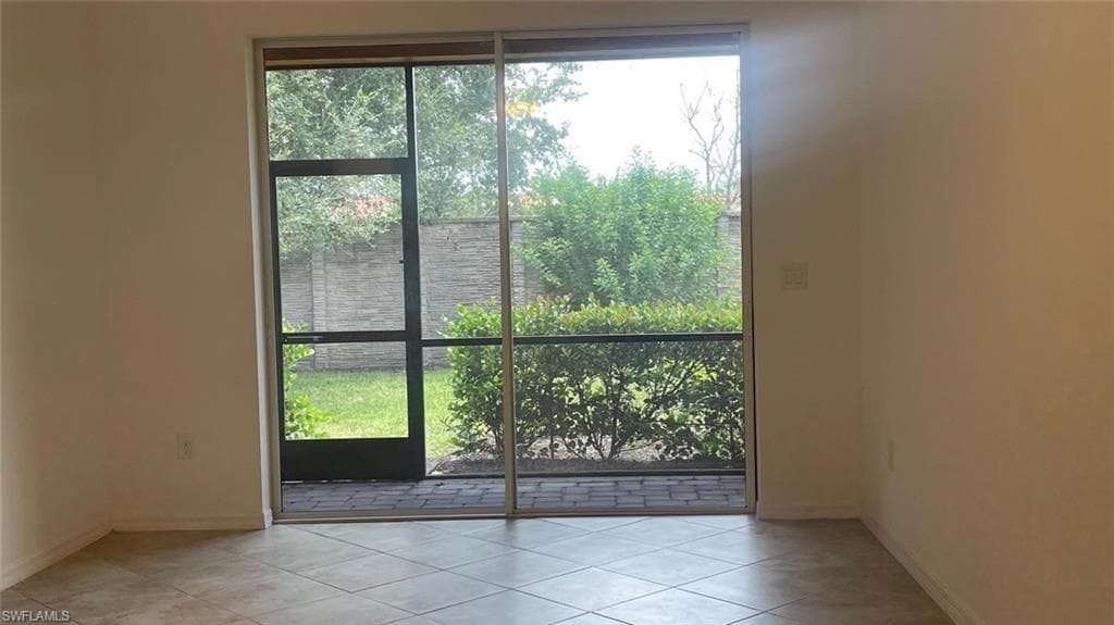 10100 Tin Maple Dr 15, Estero, FL 33928-49