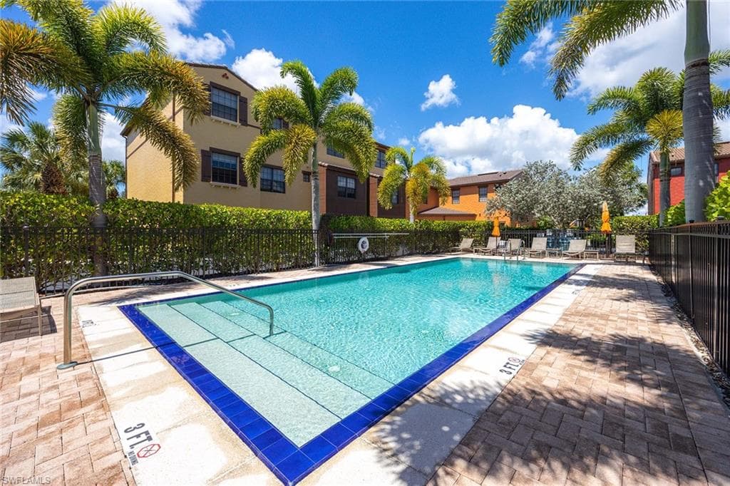 8953 Malibu St 402, Naples, FL 34113-33