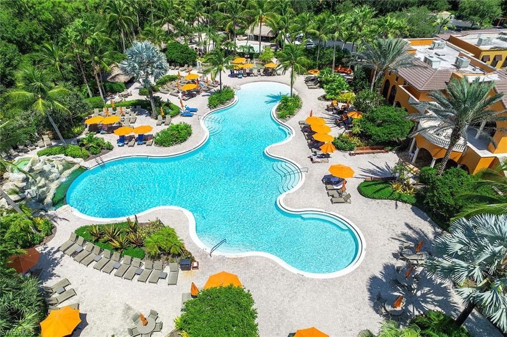 8953 Malibu St 402, Naples, FL 34113-44