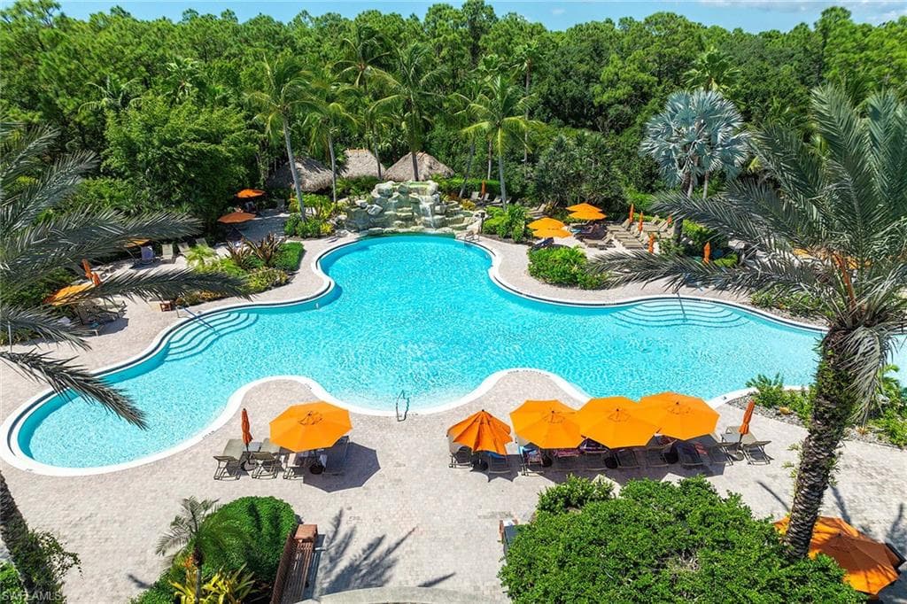 8953 Malibu St 402, Naples, FL 34113-45