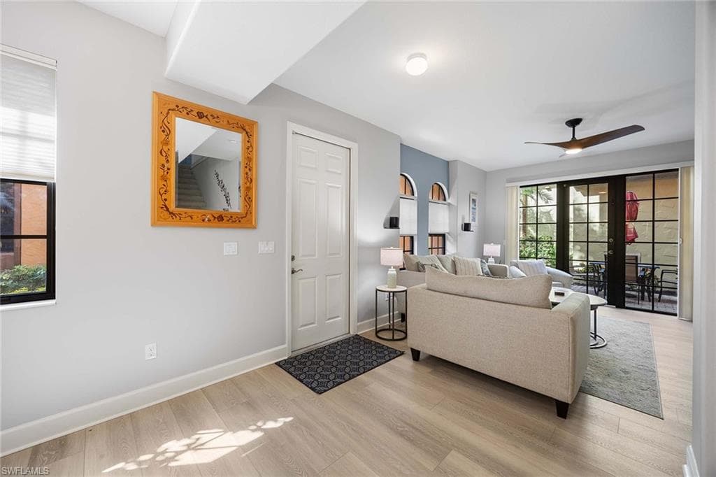 8953 Malibu St 402, Naples, FL 34113-5