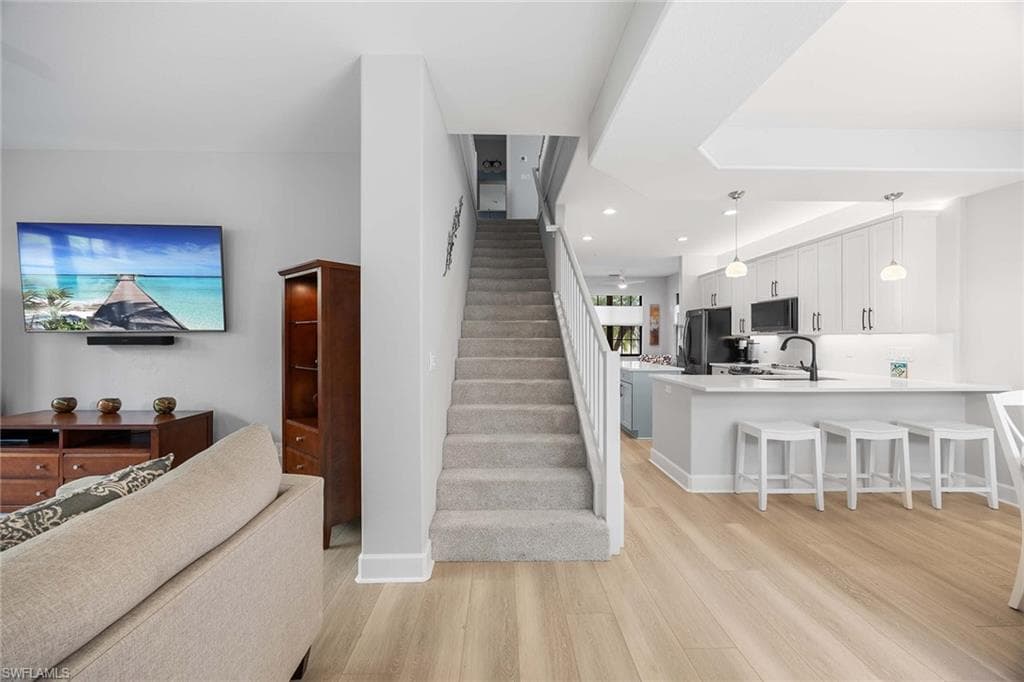 8953 Malibu St 402, Naples, FL 34113-6