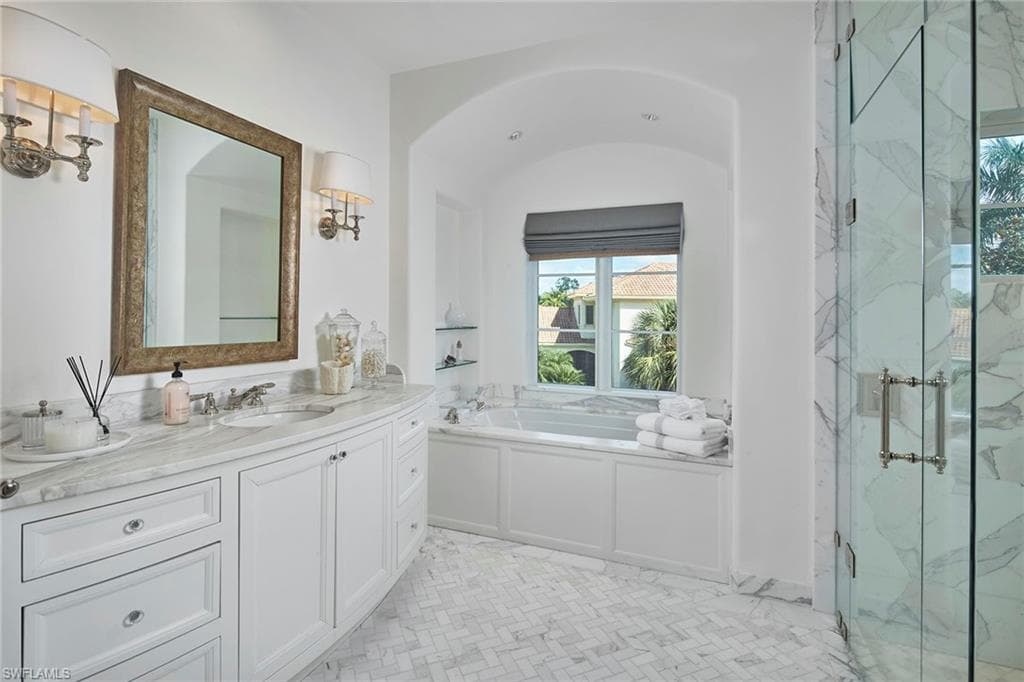 29120 Teramo Way, Naples, FL 34110-29