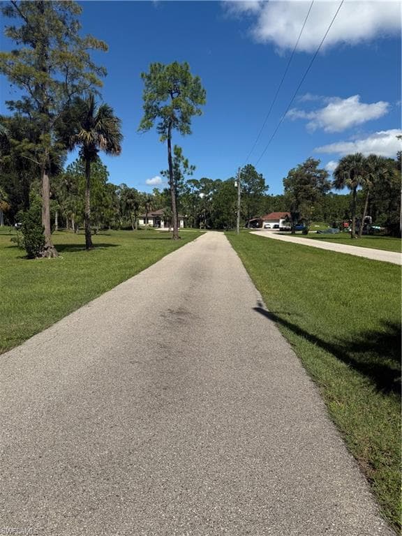 2735 12th Ave NE, Naples, FL 34120-3