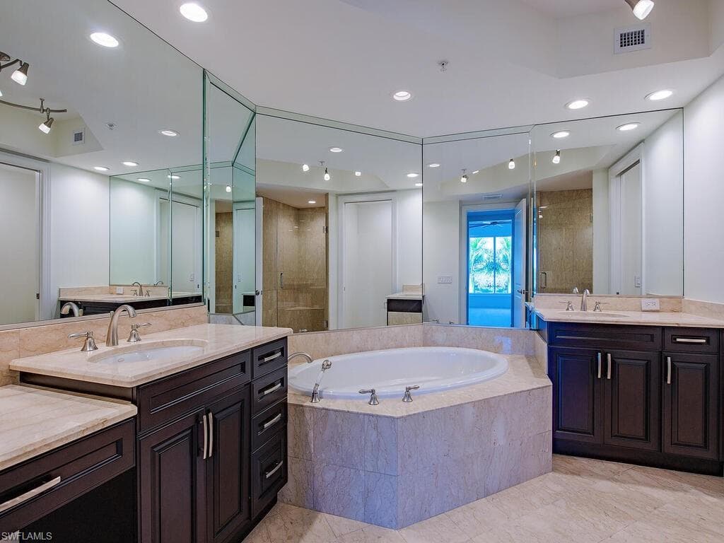 23850 Via Italia Cir 203, Bonita Springs, FL 34134-9