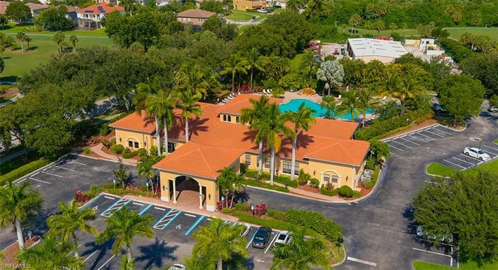 1785 Hagen Ct, Naples, FL 34120-27