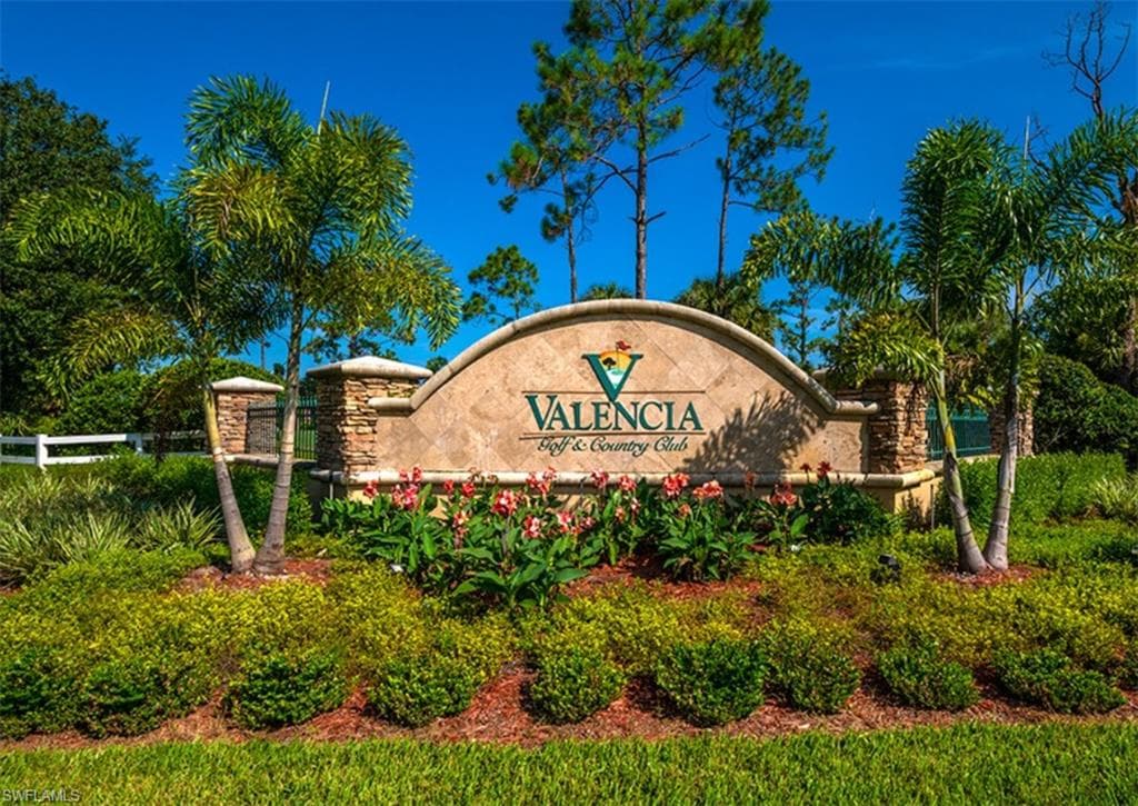 1785 Hagen Ct, Naples, FL 34120-29