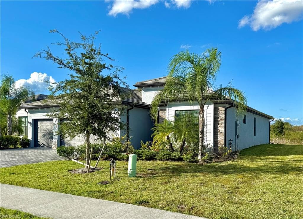 1785 Hagen Ct, Naples, FL 34120-3