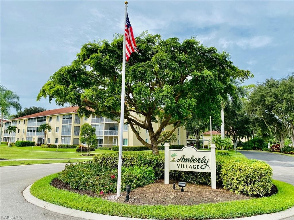 3695 Amberly Cir E305, Naples, FL 34112-15