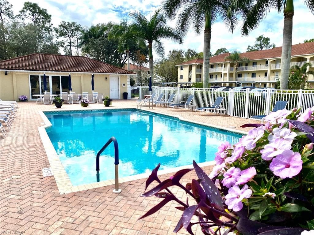3695 Amberly Cir E305, Naples, FL 34112-18