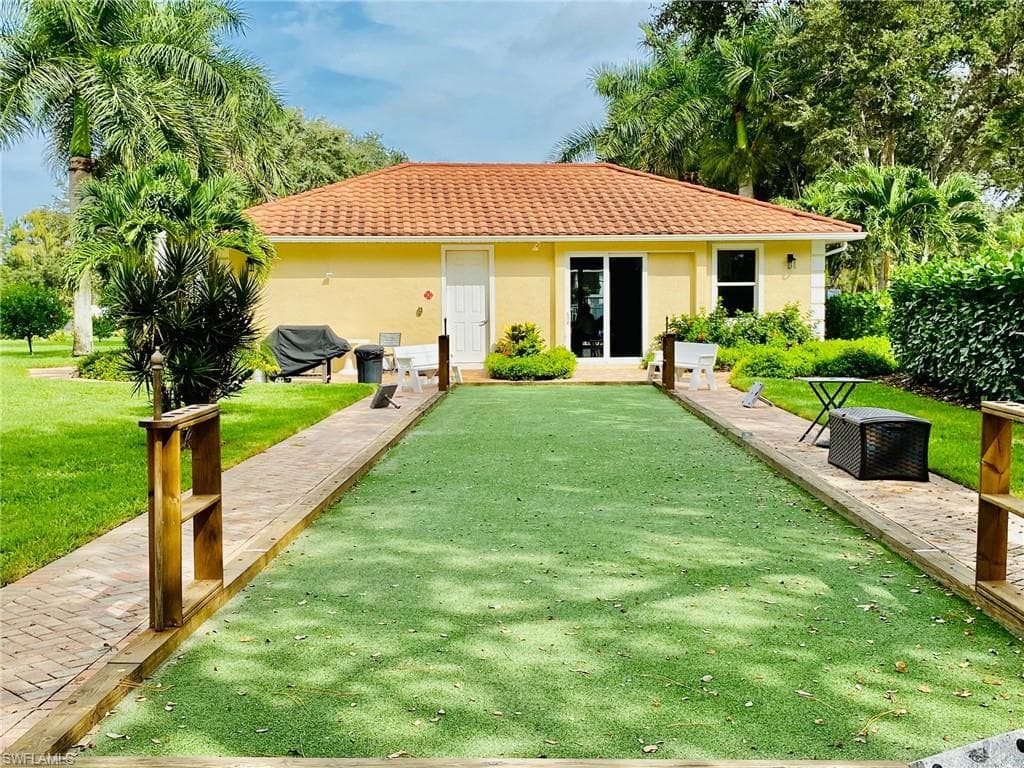 3695 Amberly Cir E305, Naples, FL 34112-22