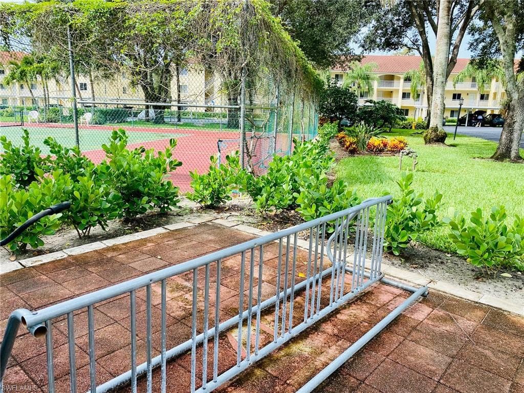 3695 Amberly Cir E305, Naples, FL 34112-23