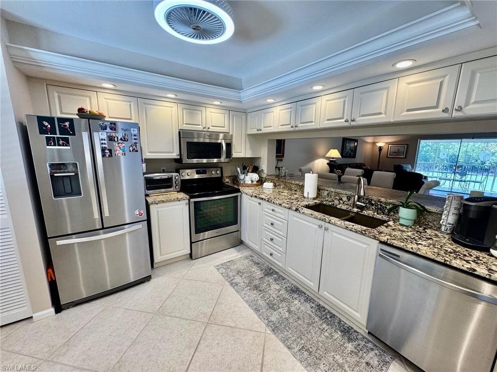 3695 Amberly Cir E305, Naples, FL 34112-3