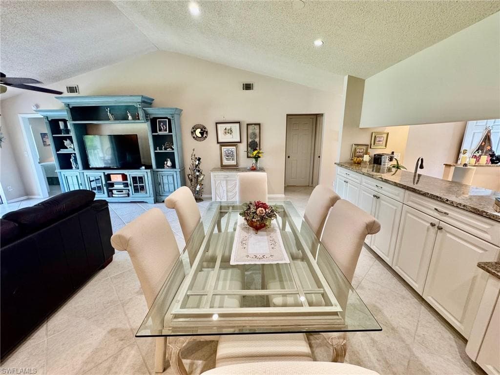 3695 Amberly Cir E305, Naples, FL 34112-5