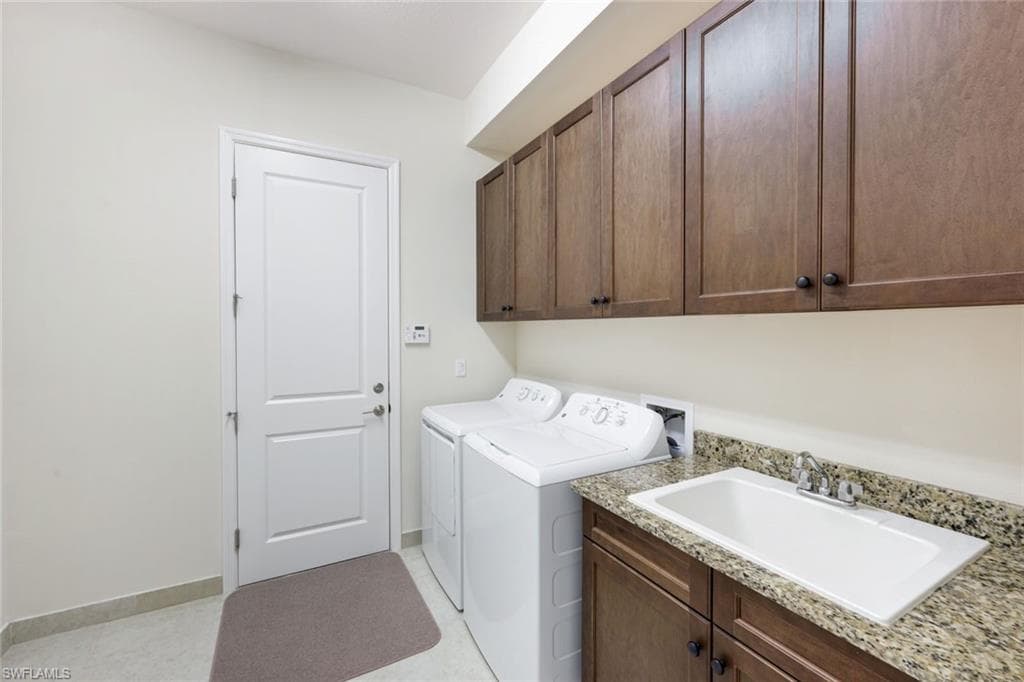 28564 Twain Dr, Bonita Springs, FL 34135-15