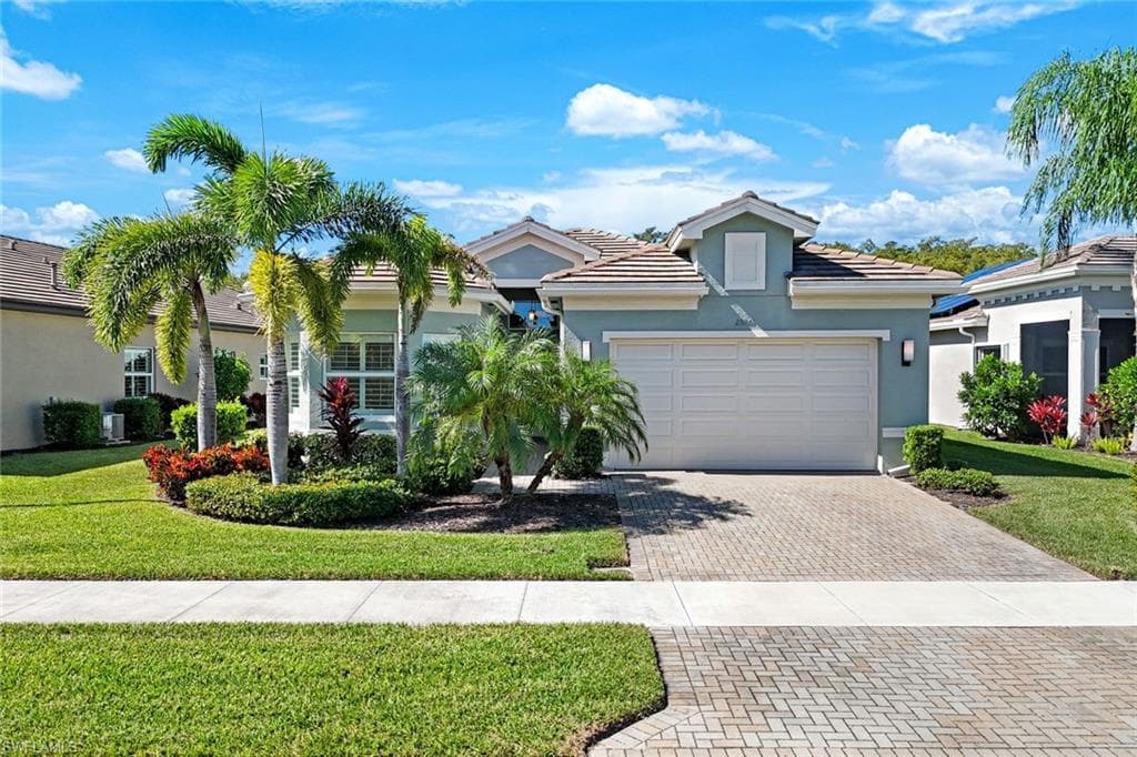 28564 Twain Dr, Bonita Springs, FL 34135-1