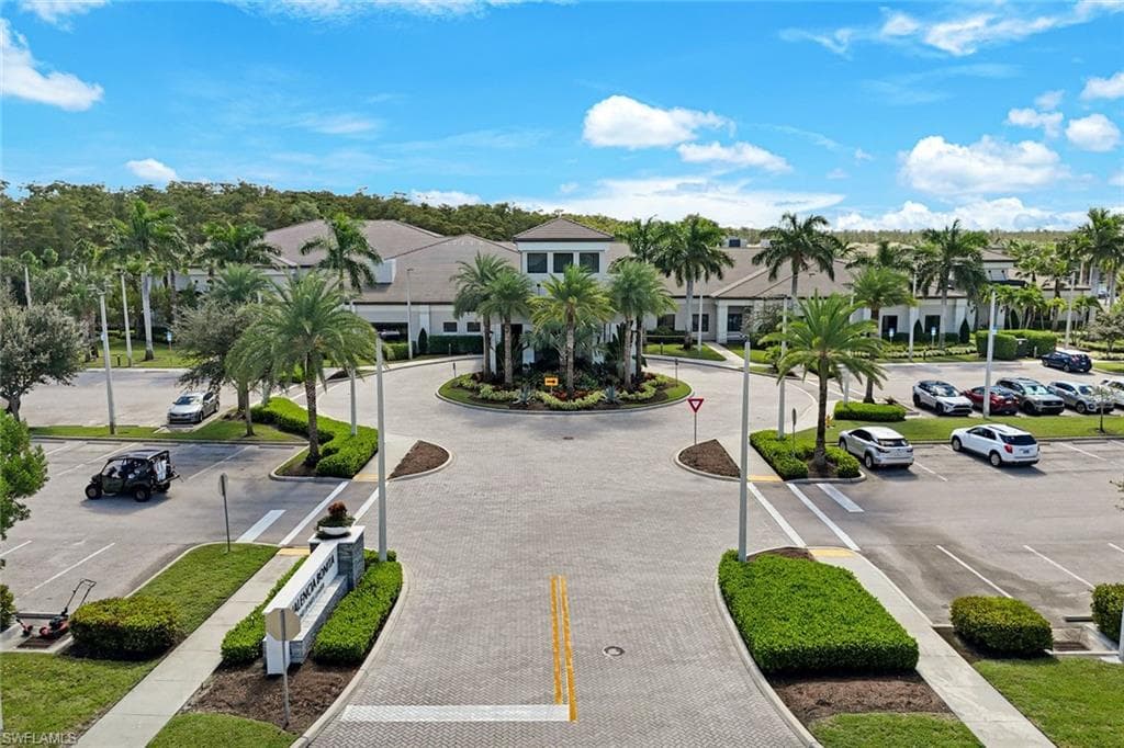 28564 Twain Dr, Bonita Springs, FL 34135-35