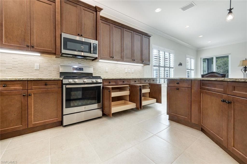 28564 Twain Dr, Bonita Springs, FL 34135-5