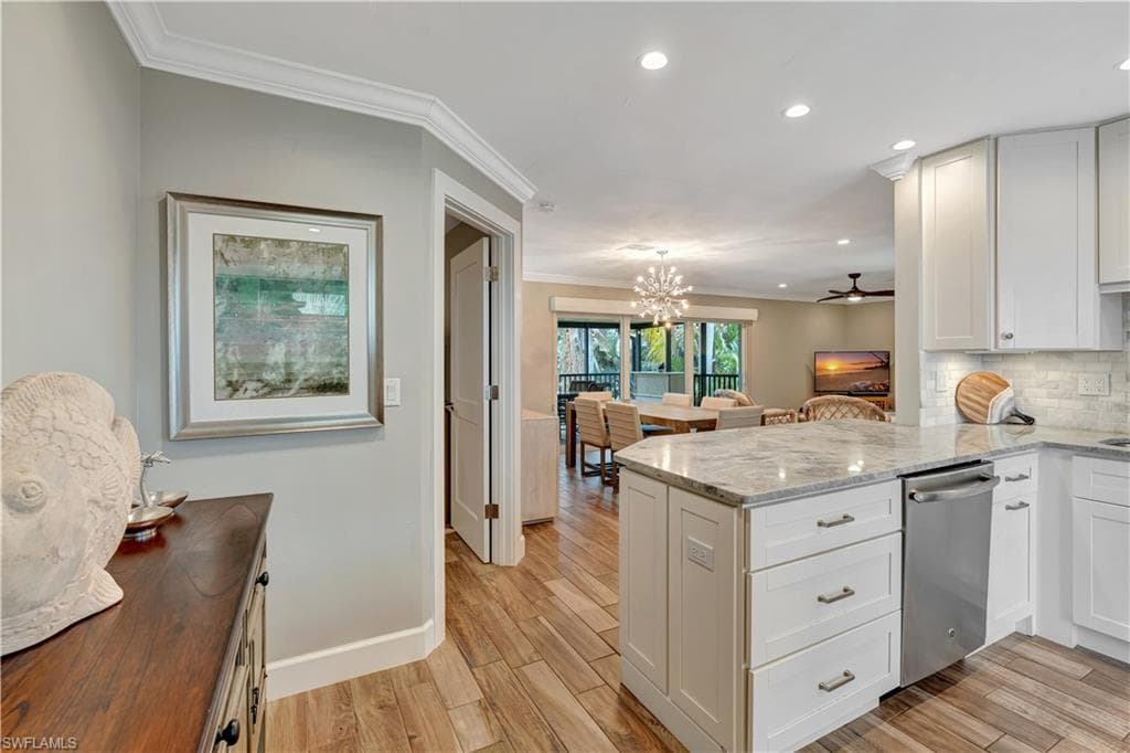 300 Palm Dr 402, Naples, FL 34112-9