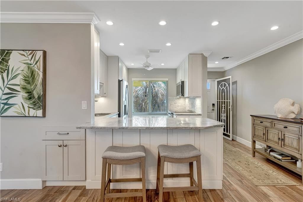 300 Palm Dr 402, Naples, FL 34112-10