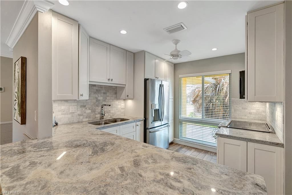 300 Palm Dr 402, Naples, FL 34112-20