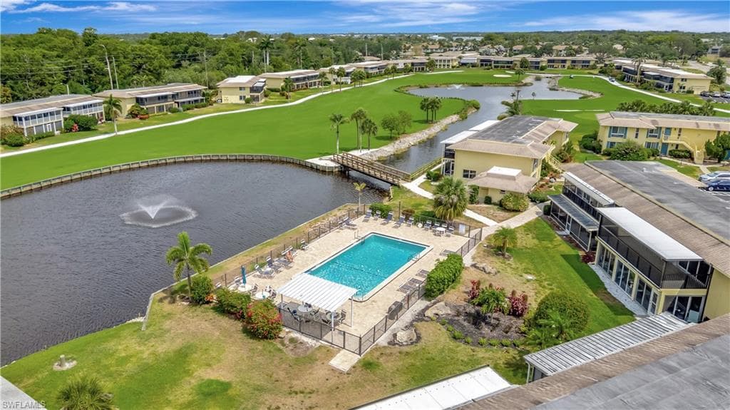 300 Palm Dr 402, Naples, FL 34112-26