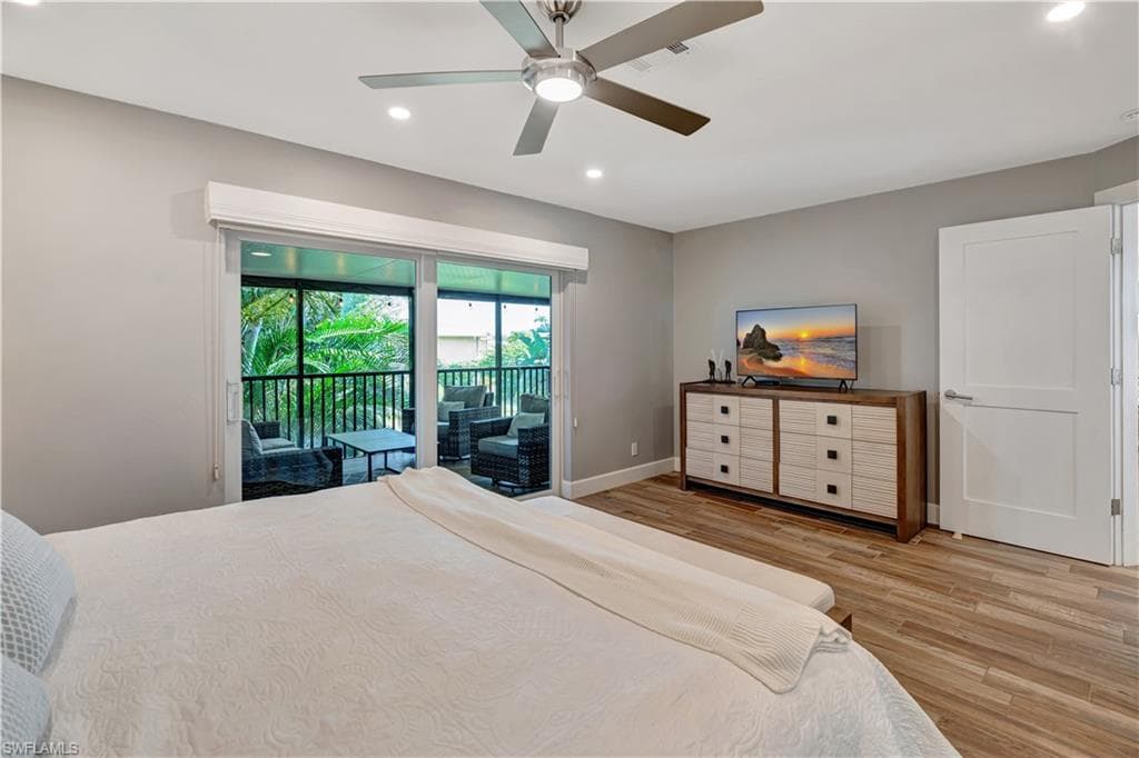 300 Palm Dr 402, Naples, FL 34112-32