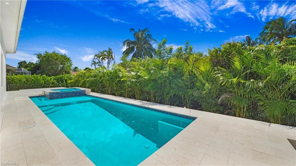 138 Kirkwood St, Marco Island, FL 34145-33