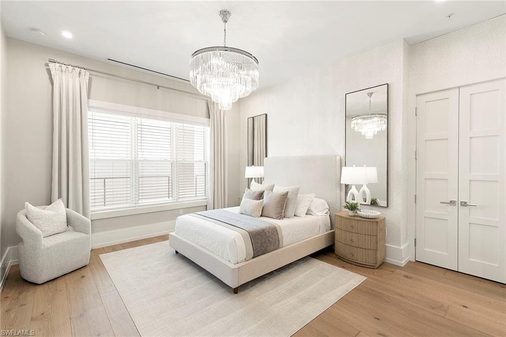 201 8th St 301, Naples, FL 34102-19