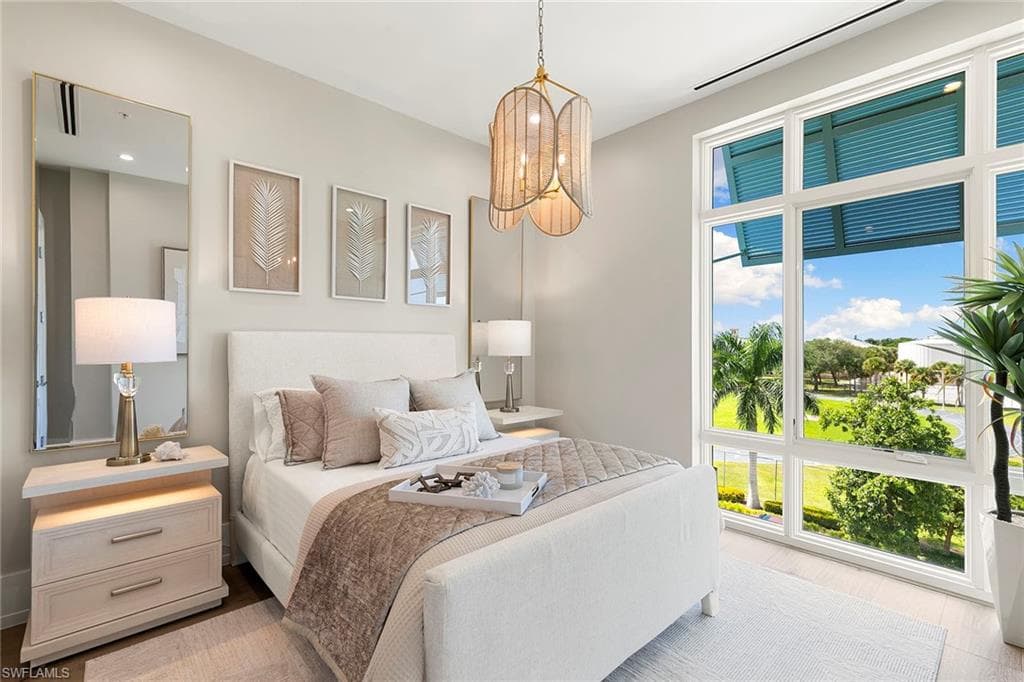 201 8th St 301, Naples, FL 34102-21