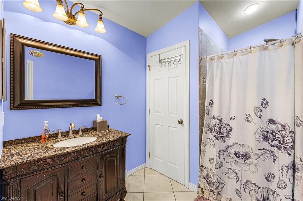 611 8th St SE, Naples, FL 34117-12