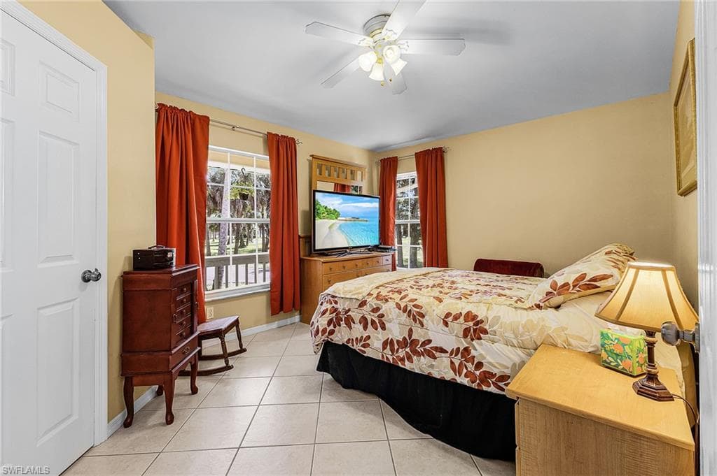 611 8th St SE, Naples, FL 34117-13