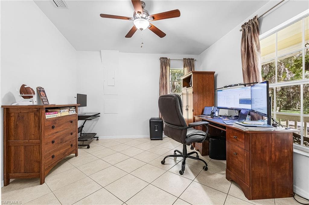 611 8th St SE, Naples, FL 34117-15