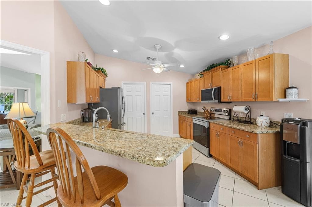 611 8th St SE, Naples, FL 34117-16