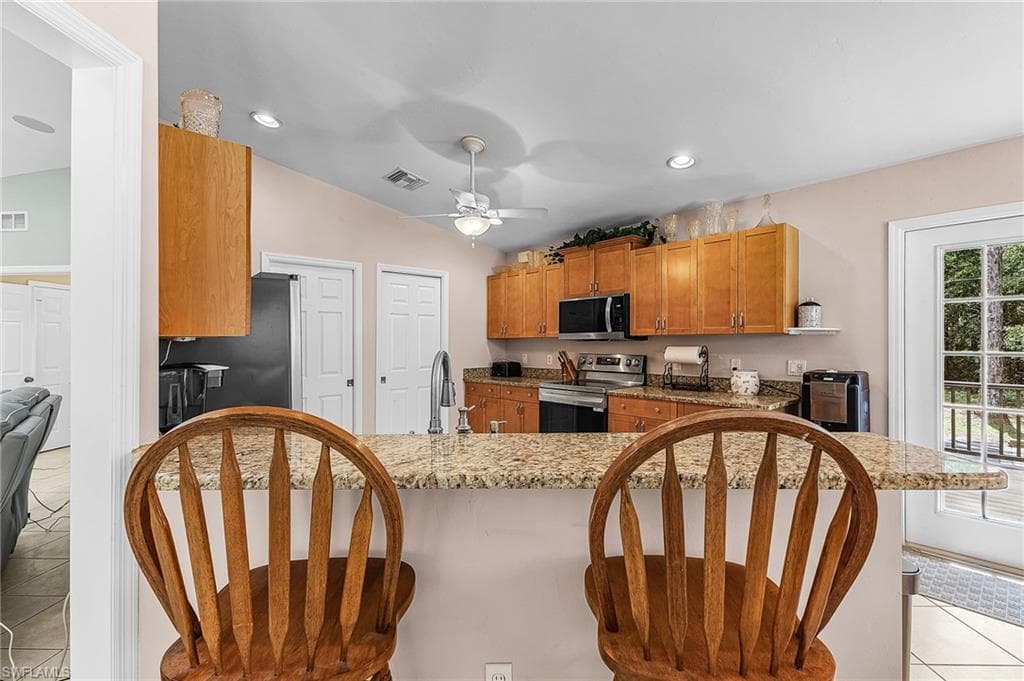 611 8th St SE, Naples, FL 34117-17