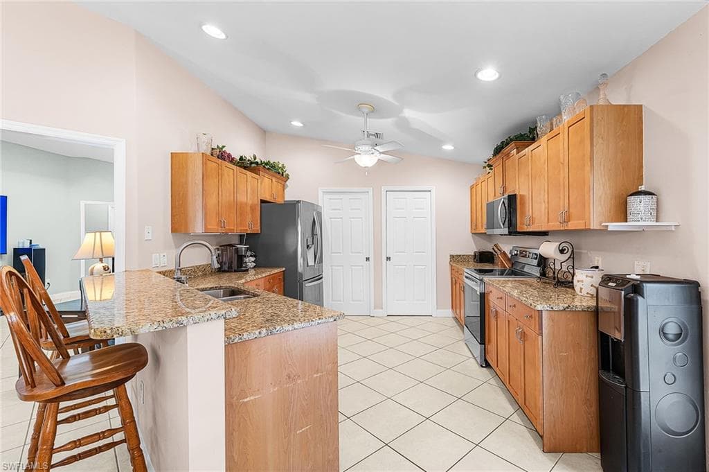 611 8th St SE, Naples, FL 34117-18