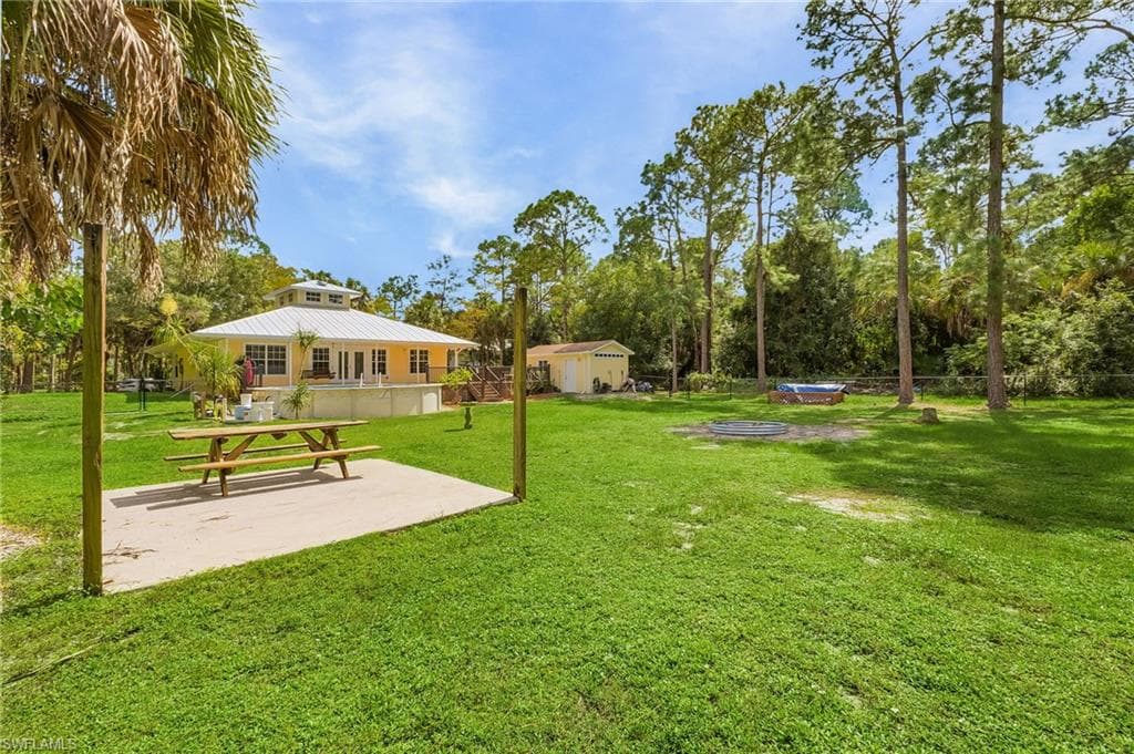 611 8th St SE, Naples, FL 34117-21