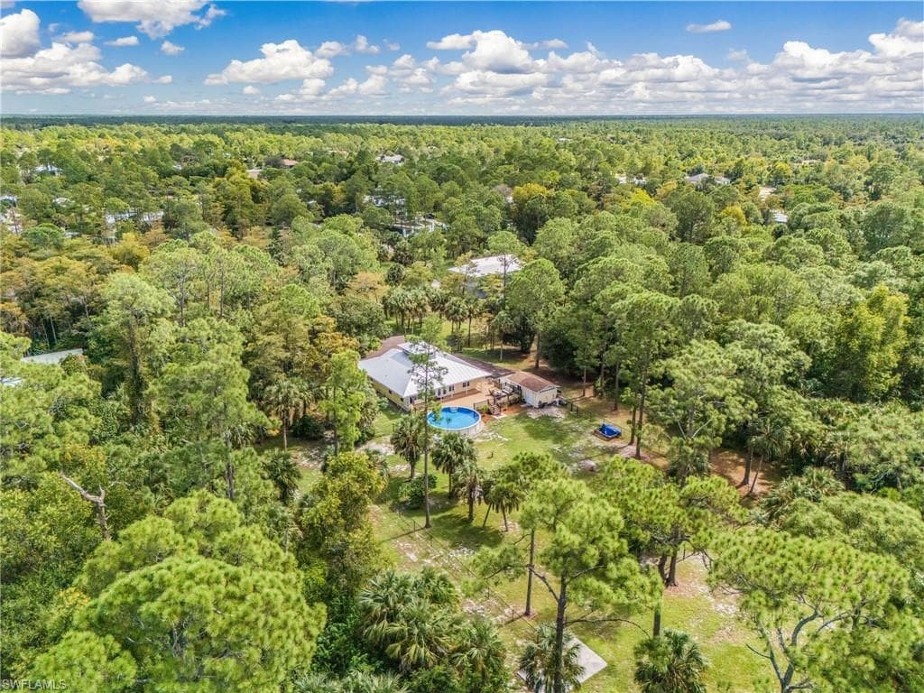 611 8th St SE, Naples, FL 34117-26