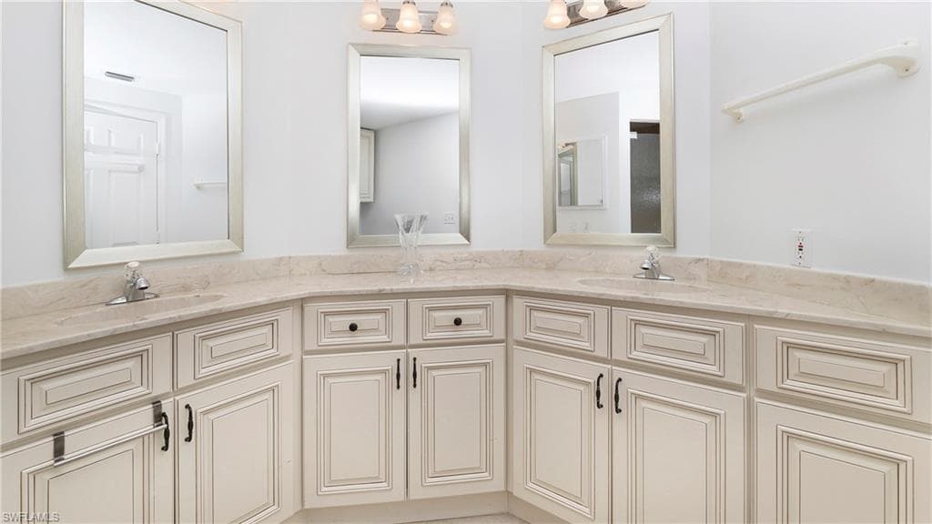 2530 Citrus Lake Dr X101, Naples, FL 34109-18