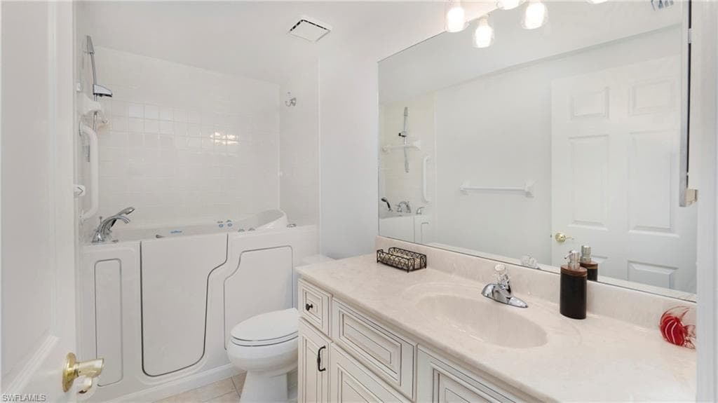 2530 Citrus Lake Dr X101, Naples, FL 34109-23