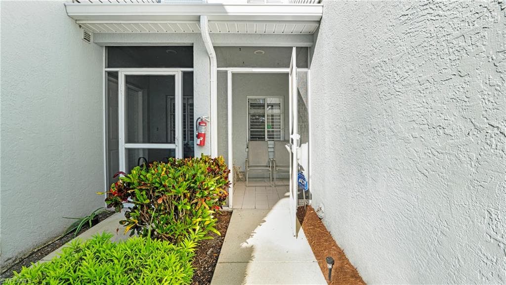 2530 Citrus Lake Dr X101, Naples, FL 34109-28