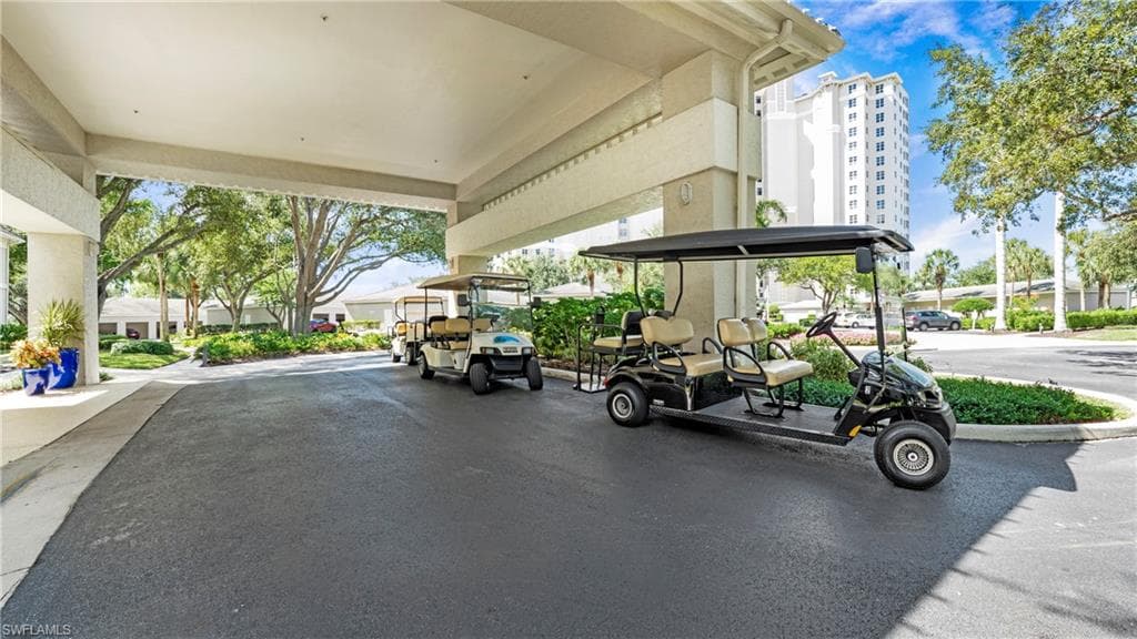 606 Arbor Lake Dr 6-104, Naples, FL 34110-29