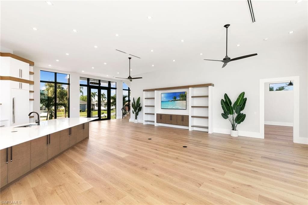 429 Persian Ct, Marco Island, FL 34145-16